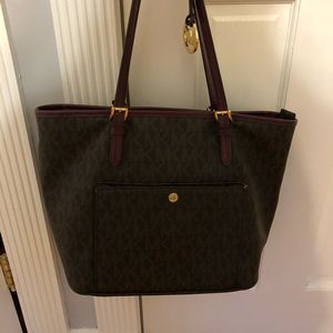 Michael Kors medium jet set snap front tote